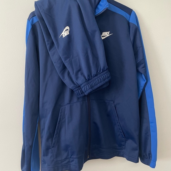 Nike boys  jacket and matching pants. - Picture 4 of 4